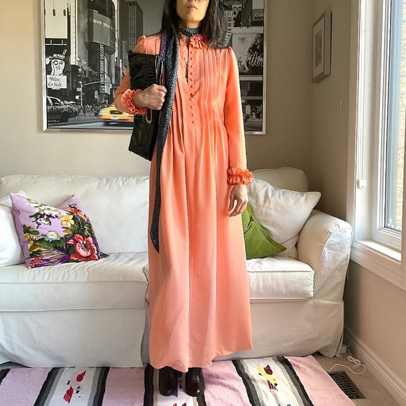 Vintage peachy orange ruffle pleated maxi dress - Picture 2 of 16